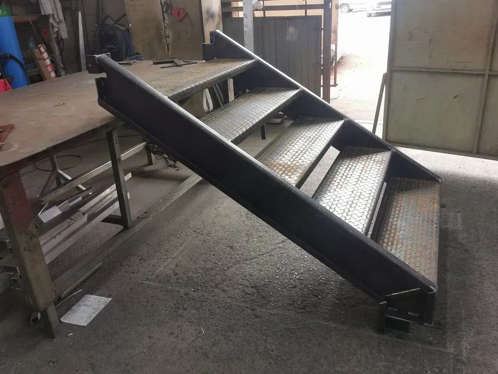 escaliers-garde-corps-le-tampon-socore_1 (1)