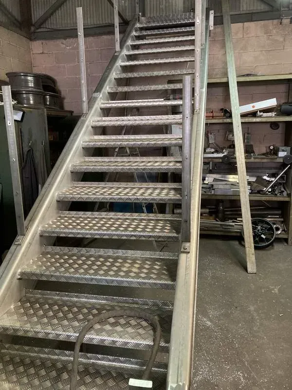 escaliers-garde-corps-le-tampon-socore_10